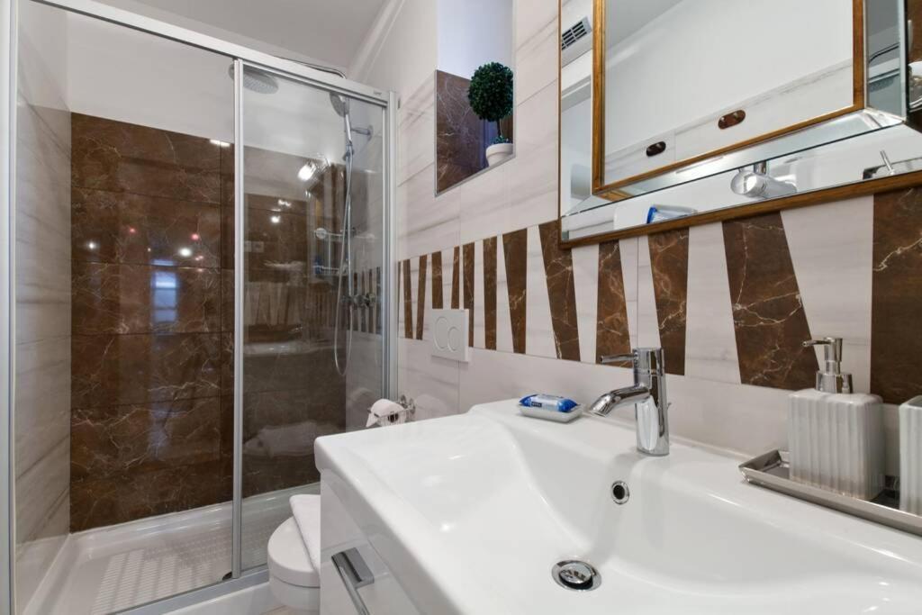 Joy4You Apt Near Beach And Center سبليت المظهر الخارجي الصورة